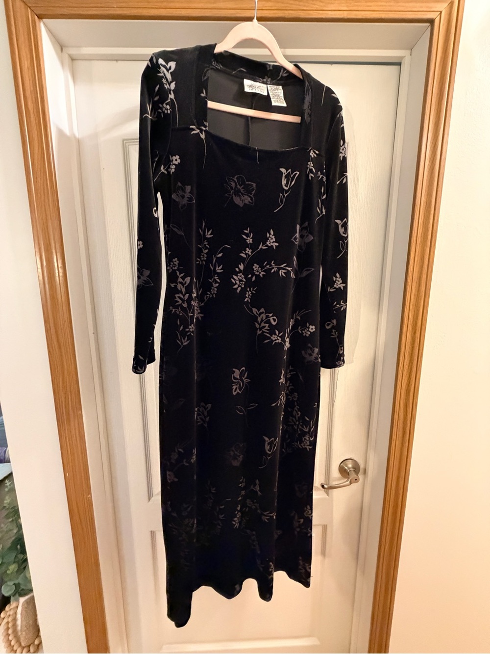 Kathie Lee Collection Black Floral Velvet Long Sleeve Maxi Dress